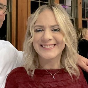 Clearing out Add 3 items to your bundle and i'll give you 30% off your items!